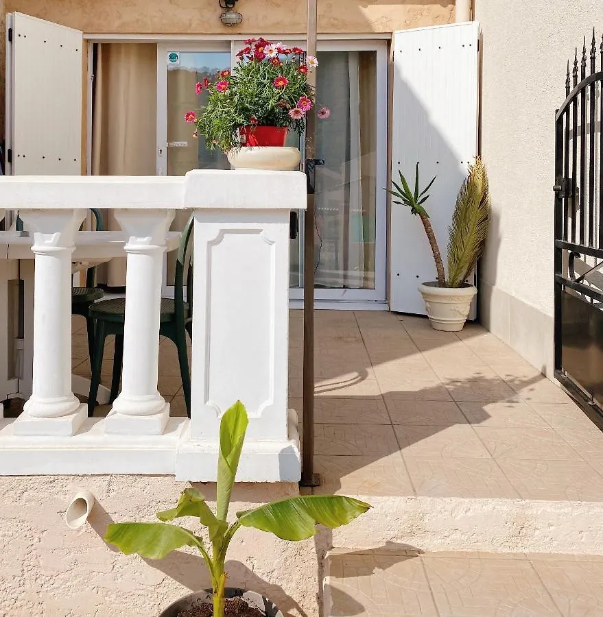 Maisonnette Proche Mer Terrasse Parking Climatisee Villeneuve-Loubet