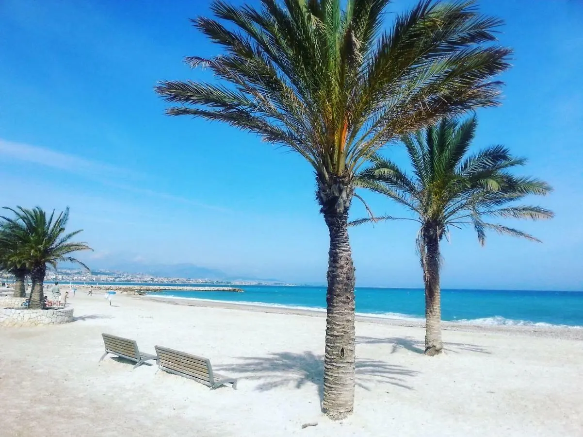 Apartament Maisonnette Proche Mer Terrasse Parking Climatisee Villeneuve-Loubet Francja